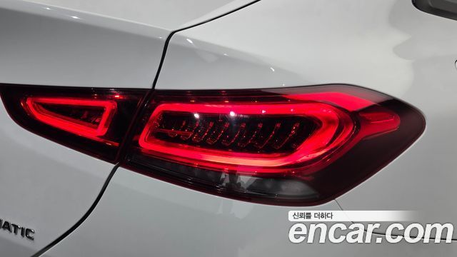Mercedes-Benz GLE-Class 2022 — photo 9