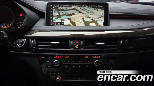 BMW X6 2018 — photo 21