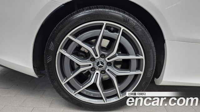 Mercedes-Benz E-Class 2023 — photo 5