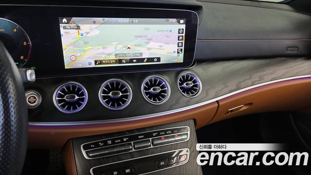 Mercedes-Benz E-Class 2023 — photo 19