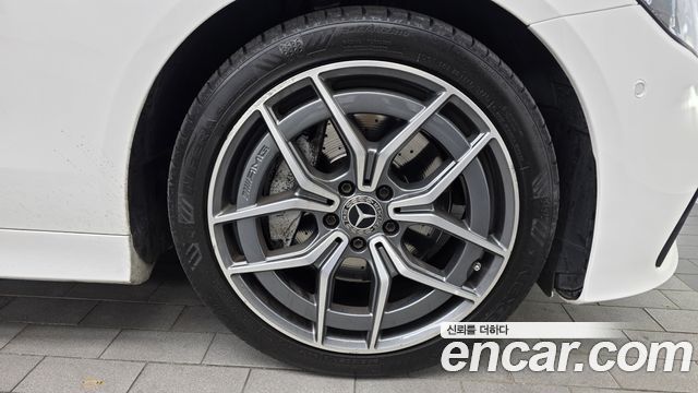 Mercedes-Benz E-Class 2023 — photo 7