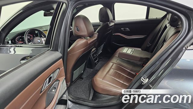 BMW 3-Series 2021 — photo 11