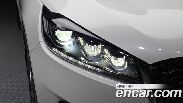 Kia Sorento 2018 — photo 8