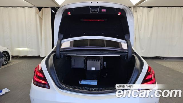 Mercedes-Benz S-Class 2015 — photo 20