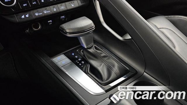 Hyundai AVANTE 2021 — photo 12