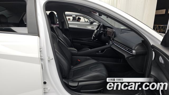 Hyundai AVANTE 2021 — photo 17