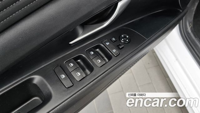 Hyundai AVANTE 2021 — photo 25
