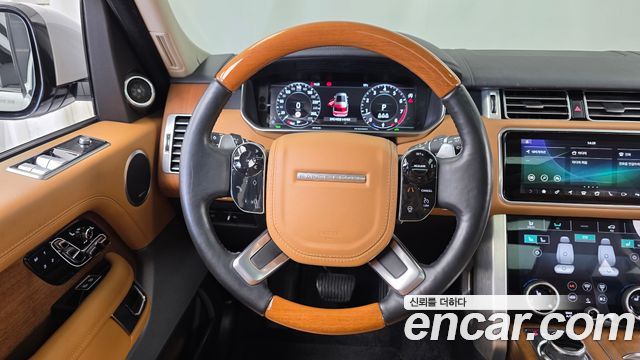 Land Rover Range Rover 2021 — photo 18
