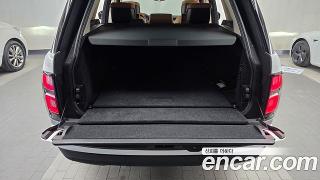 Land Rover Range Rover 2021 — photo 26