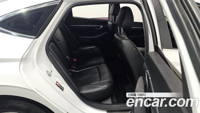 Hyundai Sonata 2020 — photo 17