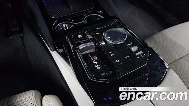 BMW 5-Series 2024 — photo 12