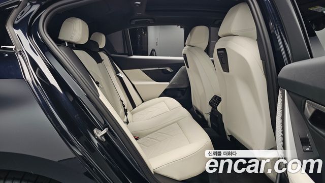 BMW 5-Series 2024 — photo 17
