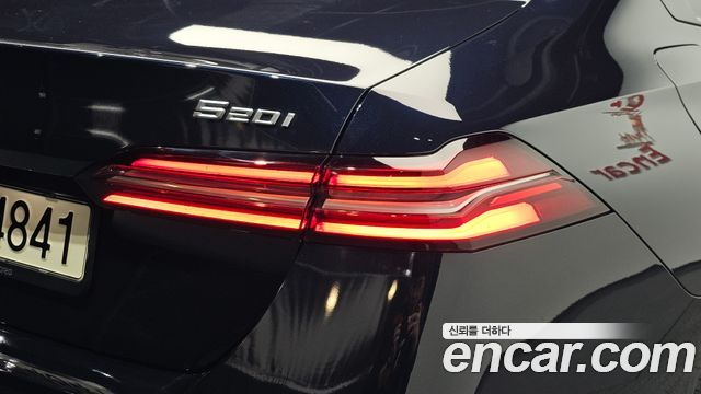 BMW 5-Series 2024 — photo 9