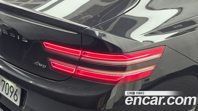 Genesis G80 2022 — photo 9