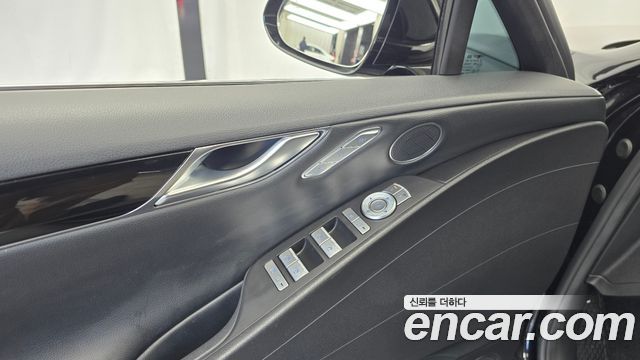 Genesis G80 2022 — photo 29