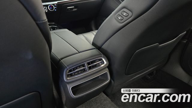 Genesis G80 2022 — photo 31