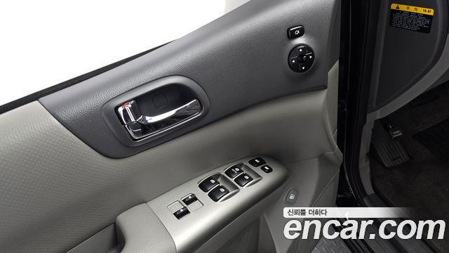 Kia Canival 2013 — photo 16