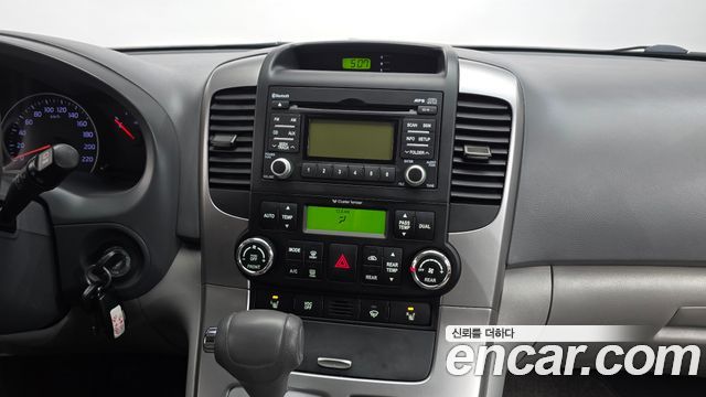 Kia Canival 2013 — photo 17