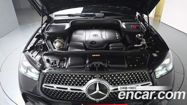 Mercedes-Benz GLE-Class 2023 — photo 6