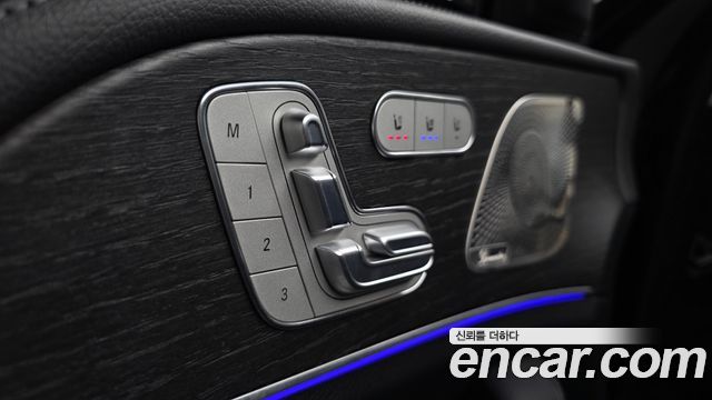 Mercedes-Benz GLE-Class 2023 — photo 14