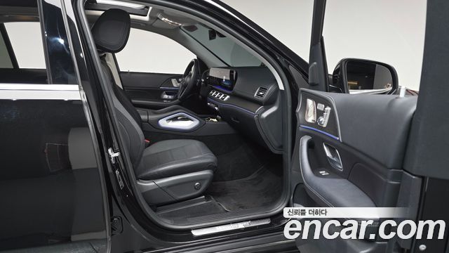 Mercedes-Benz GLE-Class 2023 — photo 16