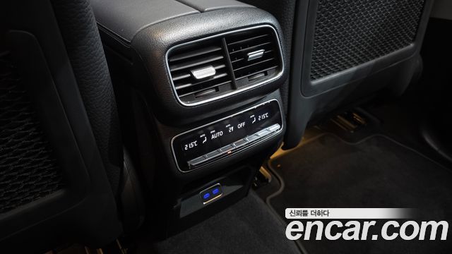 Mercedes-Benz GLE-Class 2023 — photo 31