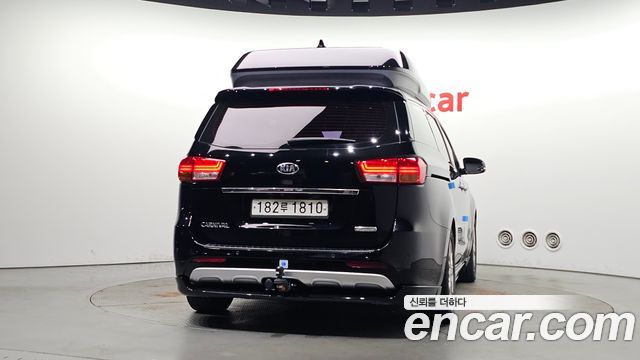 Kia Canival 2016 — photo 4
