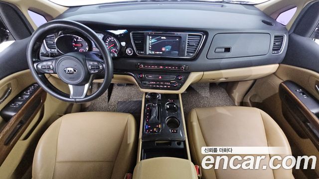 Kia Canival 2016 — photo 10