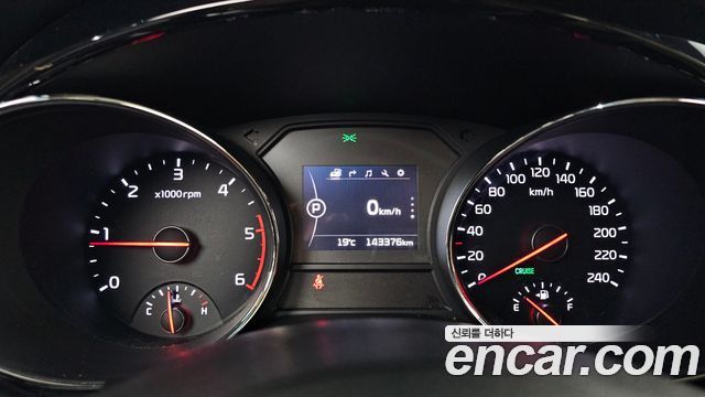 Kia Canival 2016 — photo 11