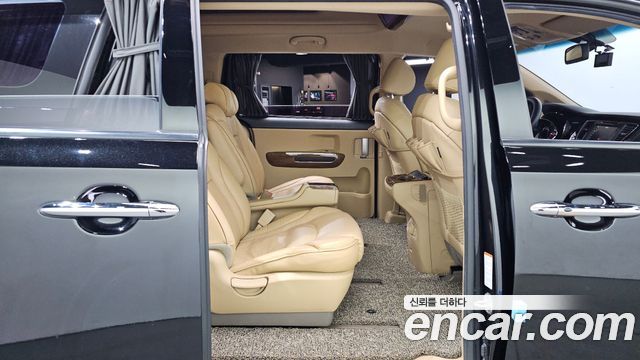 Kia Canival 2016 — photo 17