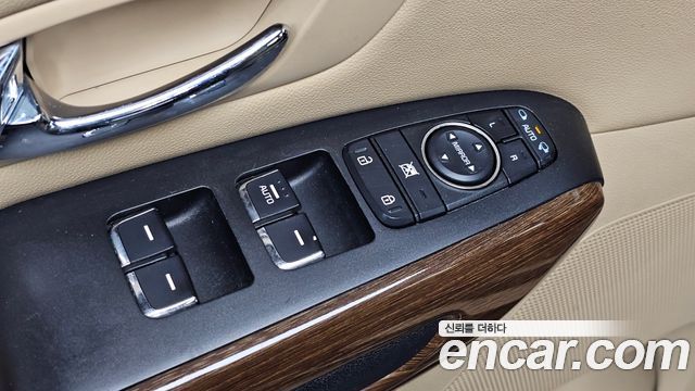 Kia Canival 2016 — photo 19