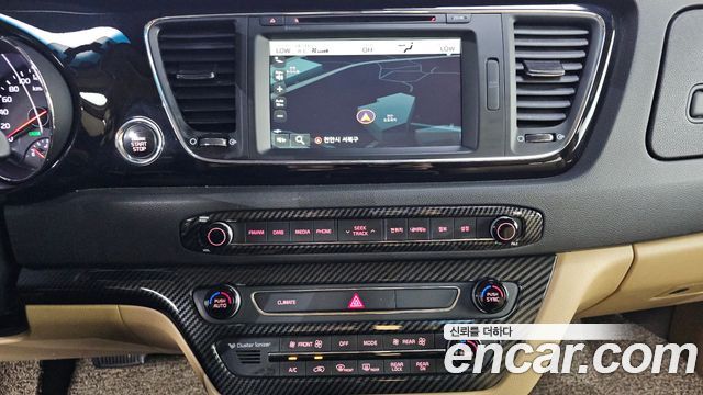 Kia Canival 2016 — photo 24