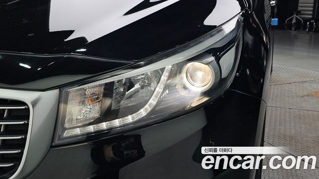 Kia Canival 2016 — photo 8