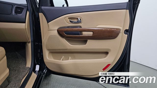 Kia Canival 2016 — photo 15