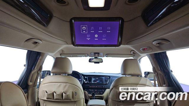 Kia Canival 2016 — photo 28