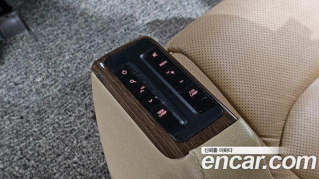 Kia Canival 2016 — photo 29