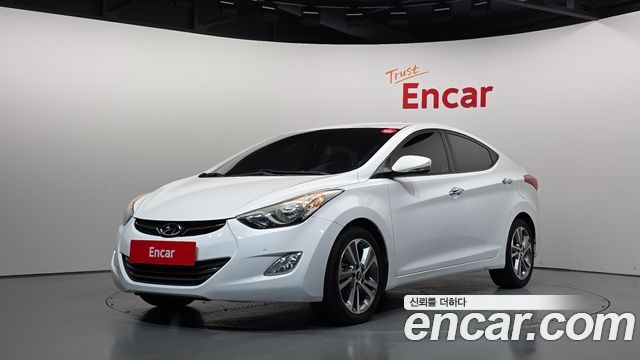 Hyundai AVANTE 2013 — photo 1
