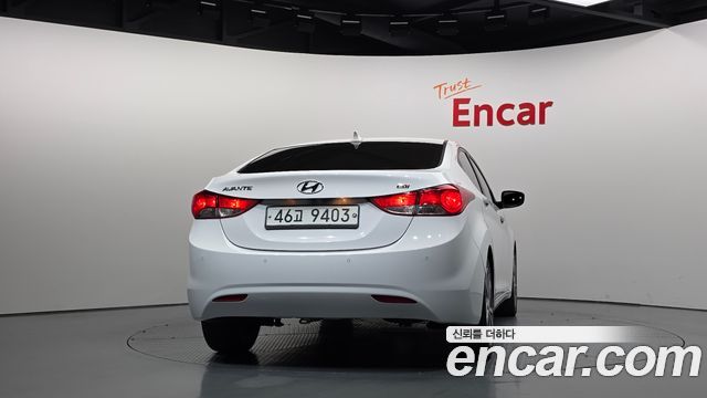Hyundai AVANTE 2013 — photo 4