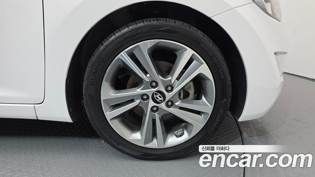 Hyundai AVANTE 2013 — photo 5