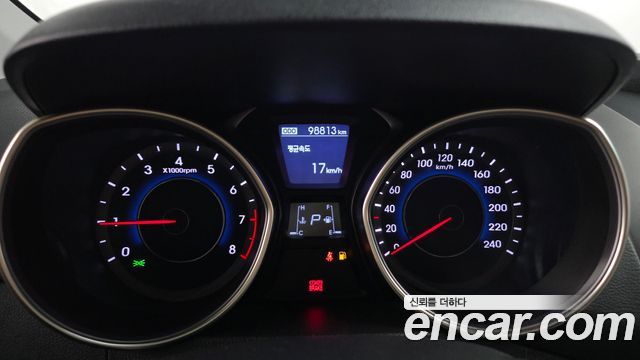 Hyundai AVANTE 2013 — photo 8