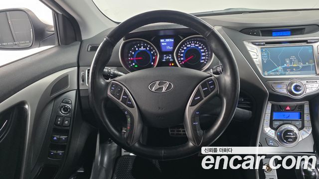 Hyundai AVANTE 2013 — photo 13