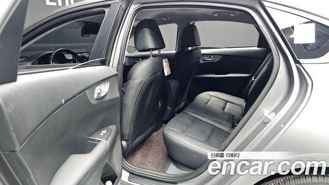 Kia K3 2022 — photo 17