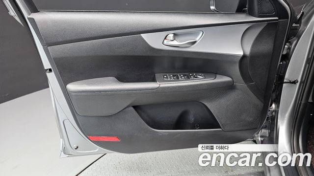 Kia K3 2022 — photo 14