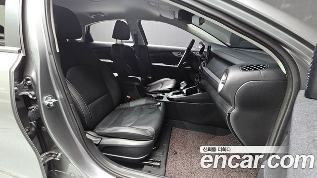 Kia K3 2022 — photo 16