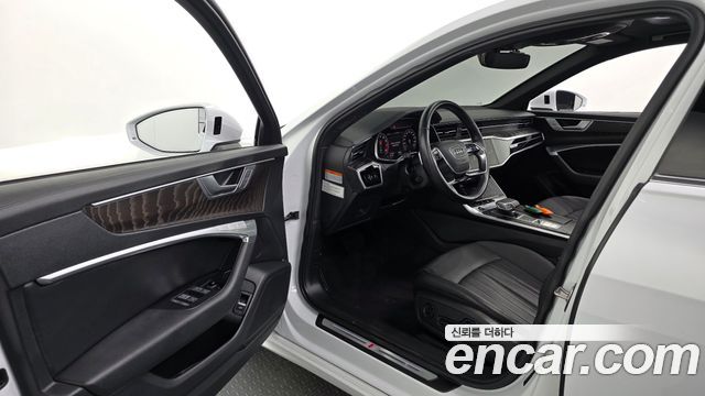 Audi A6 2021 — photo 10