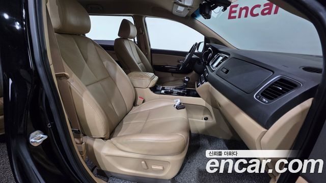Kia Canival 2020 — photo 13