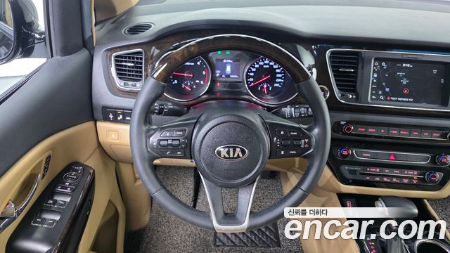 Kia Canival 2020 — photo 22