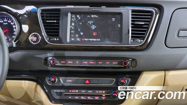 Kia Canival 2020 — photo 25