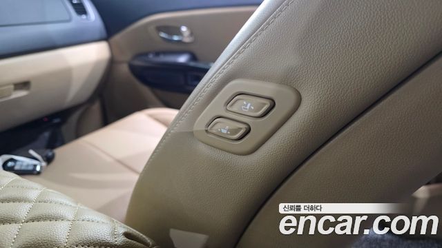 Kia Canival 2020 — photo 28