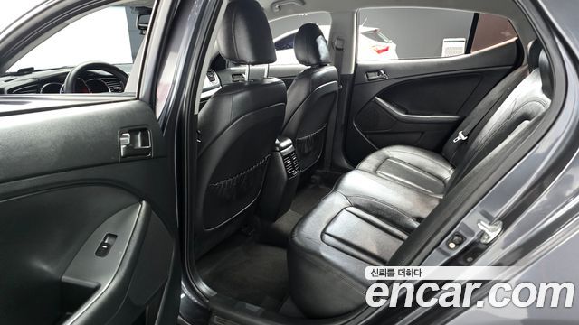 Kia K5 2011 — photo 11